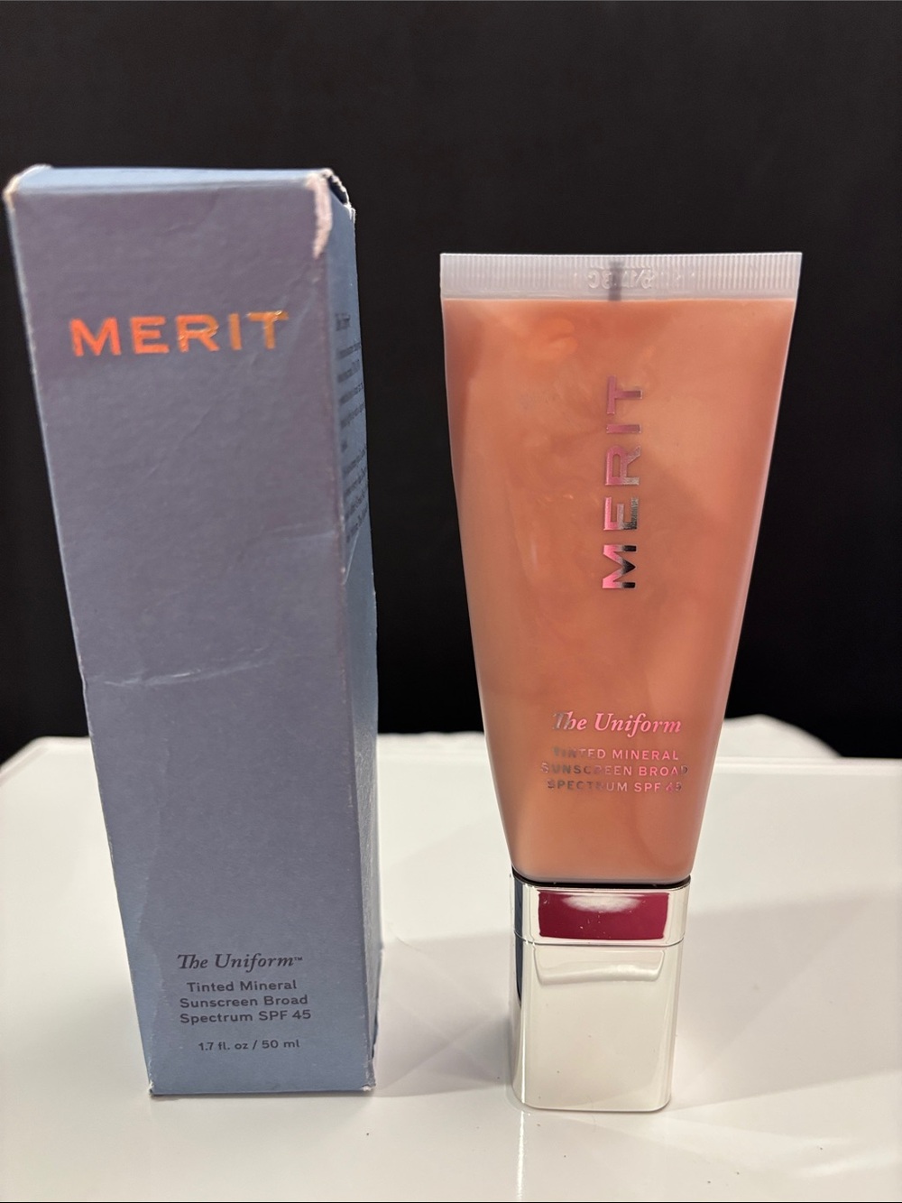 Merit The Uniform Tinted Mineral Sunscreen - 26 Dune